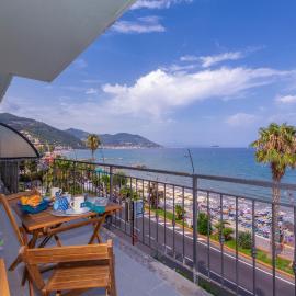 Laigueglia Beach, Seafront Sea-View Balcony - Happy Rentals