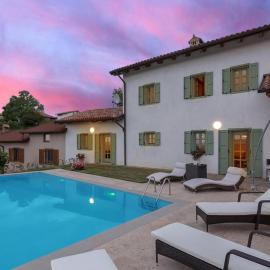 Pool & Sauna Villa Gizela - Happy Rentals – hotel w mieście Kojsko