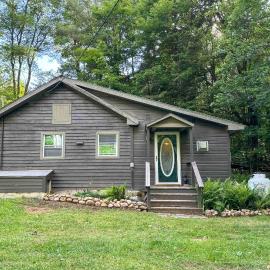 1 Mi to Brantingham Lake: New York Getaway!, hotel in Glenfield