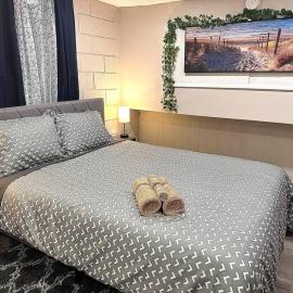 Serene Cityscape Sanctuary Close to Downtown Indianapolis - Unit #5, hotel in Indianapolis