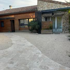 Suite tout confort, Hotel in Montlaur-en-Diois