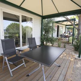 Mobile Home in Cres near Pebble Beach, hotel din Cres