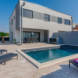 Luxurious Home In Vrsi