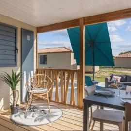 Chalet familial avec SPA، فندق في Saubrigues