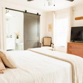 Fairhope में, होटल Historic Garden Suite Walk to Bay and Downtown - Suite Two