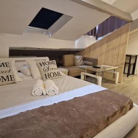 Studio atypique central mais calme, quartier VIP, plage 50m