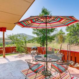 Medicine Park Cottage: Walk to Lake Lawtonka!, hotel in Medicine Park