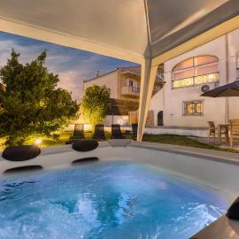 Mi Casa - Serene Garden Retreat, 2 bedroom house, hotell Corfu Town'is