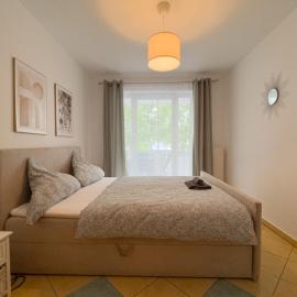 110qm - 4 Zimmer - privat Parkplatz - zentral - Balkon - MalliBase Apartments, hotel u gradu Kasel
