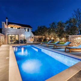 Luxurious Home In Poljaci