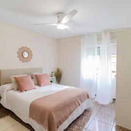 LAS VEGAS CENTRO- HOME RENt MALAGA, hotel in Torre del Mar