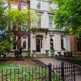 DuPont Mansion Bed & Breakfast, hotel in Louisville