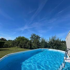 Kuca sa bazenom Oazis, hotell i Pećinci