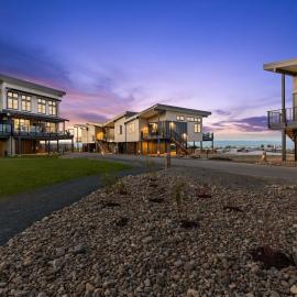 Seas The Day Saratoga at THE BEACH HOUSE، فندق في كامبل ريفر