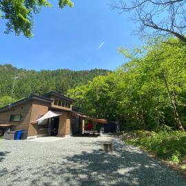 SNUG CAMP HOUSE, Hotel in Okubo