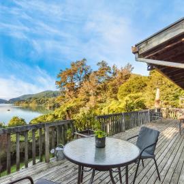 Moetapu Bay Bliss - Marlborough Sounds Retreat