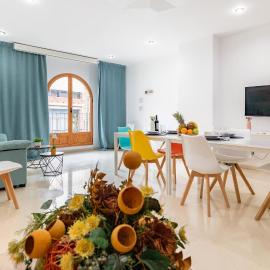 Grand Villa Valencia- large groups-8 min to Center by Metro