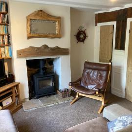 Holmedale Cottage with outdoor terrace in the heart of Robin Hoods Bay, hotel in Robin Hood's Bay