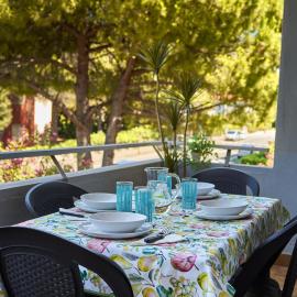 Edith's house just 850 meters from the beach, 2 bedrooms, 6 beds, air conditioning, private outdoor area