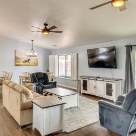 Private Hot Tub: Show Low Home 3 Mi to Lake