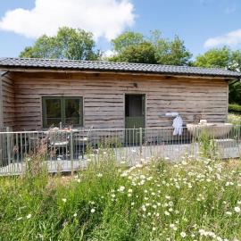 Birch Banc Retreats - Glyn-Haul, New Enc Decking, hotel in Llanidloes
