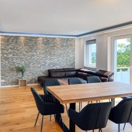 T&K Apartments - Mettmann - Schöne 5 Zimmer Maisonette - 20min Messe Fair DUS، فندق في ميتمان