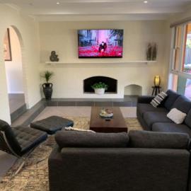 Warm and Spacious 5BR Home w WIFI and Multiple Parking - Hosted by Canstay