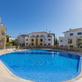 Apartment Arielle - Cosy Holiday Home With Pool
