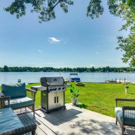 Montpelier Lake House w/ Deck, Dock & Fireplace!, hotel in Montpelier