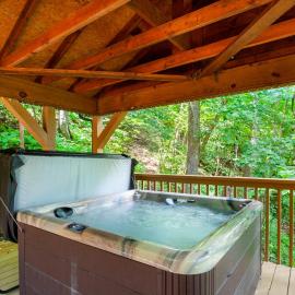 Ravens Hollow Private Pool Hot Tub Games
