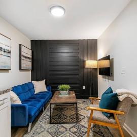 Charming 2BR Retreat-Free Parking