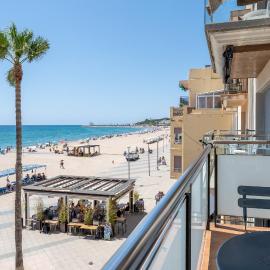Hauzify I Apartament Colón 2B, hotel in Torredembarra