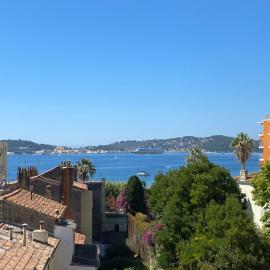 T2 vue mer Toulon plage Mourillon, hotel in Toulon