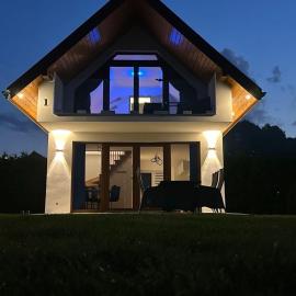 SanJess Domki na Mazurach nad Jeziorem TAJTY, hotel in Kalinowo