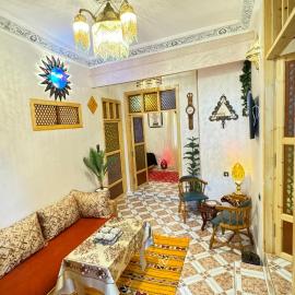Appartement Authentique à la Médina de Fès - À Deux Pas de Bab Bou Jeloud & des Souks, hotel a Fès al Bali
