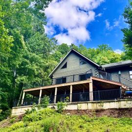 MOONLIGHT MOUNTAIN MANOR - Cedar Hot Tub, Views & Games