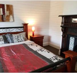 4 Bedroom Federation Cottage, hotell sihtkohas Lithgow