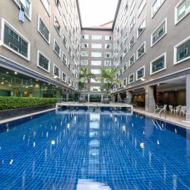 โรงแรม อีส จอมเทียน บี