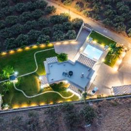 Larimar Luxury Sea View Villa, hotel in Kissamos