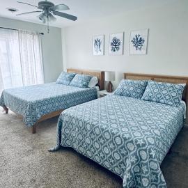 Cozy Home Walking Distance from Beach with Private Patio โรงแรมในโอเชียนซิตี