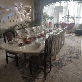 Alay Guest House, hotel di Tokmok