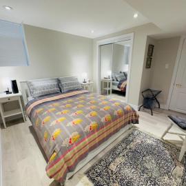 Spacious Basement in Oakville, hotel u gradu Okvil