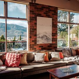 Myee Alpine Retreat, Hotel in Mount Beauty