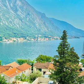 Orahovac sunny port