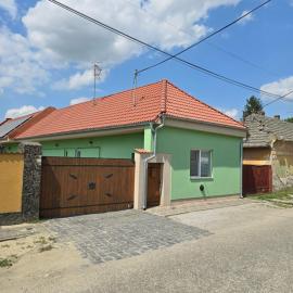 Green House, hotel in Kolárovo