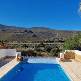 Casa Azahara your Valencian Villa, hotel in Macastre