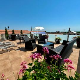 Pension Seeblick, hotelli kohteessa Mörbisch am See