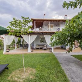 Villa Avra