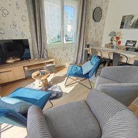 Maison de ville 70m2 climatisée, Hotel in Champagnole
