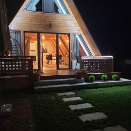 Mountain A-Frame Resort , com Avram Iancu